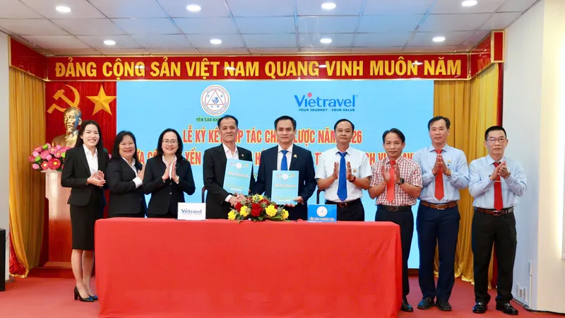 Yến Sào Khánh Hòa bắt tay Vietravel: Nâng tầm trải nghiệm du lịch di sản