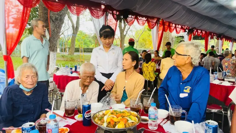 Xổ số kiến thiết Đồng Tháp: Ấm áp nghĩa tình buổi họp mặt tri ân người bán vé số lẻ