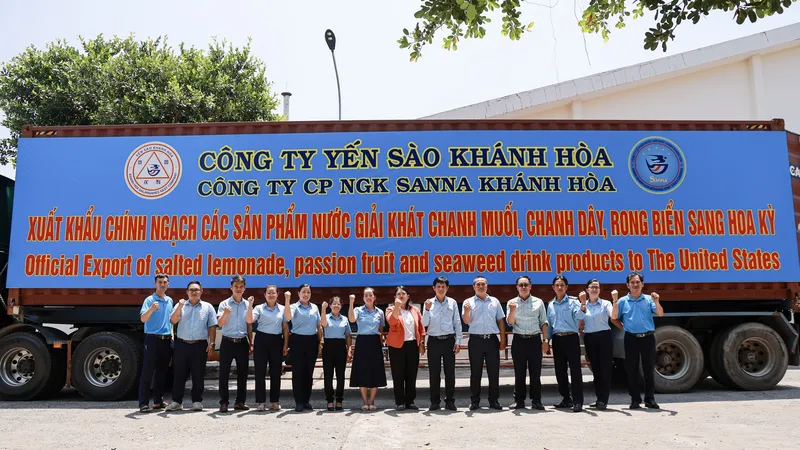Công ty Sanna Khánh Hòa xuất khẩu lô hàng nước giải khát đầu tiên sang Hoa Kỳ. 