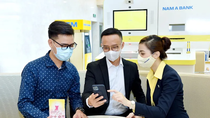 Giao dịch online là xu hướng được nhiều người tin dùng