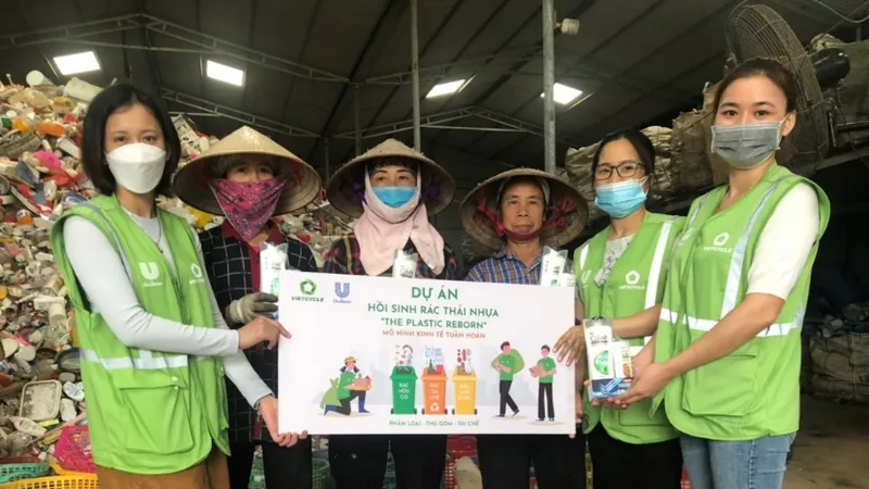 Unilever, VietCyle và Duy Tân hồi sinh rác thải nhựa