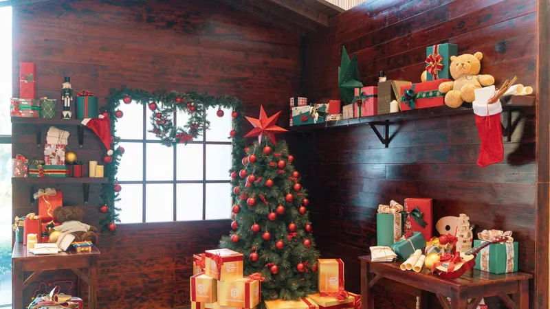 Xưởng chế tạo đồ chơi tại Santa’s Workshop. Ảnh: Masteri Centre Point
