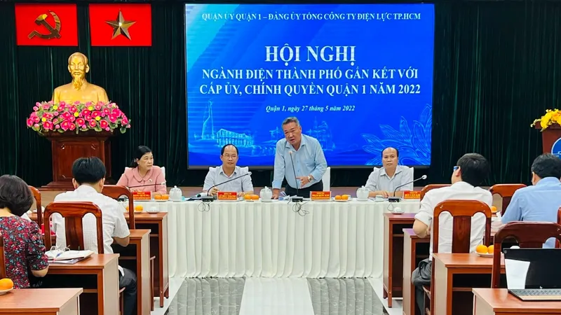  Đồng chí Phạm Quốc Bảo, Bí thư Đảng ủy, Chủ tịch Hội đồng thành viên EVNHCMC phát biểu tại Hội nghị