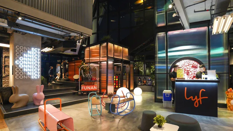  Mô hình Co-working và Co-living đáp ứng xu hướng “Workation” đang bùng nổ trên toàn cầu. Ảnh minh họa: lyf by Ascott tại Singapore