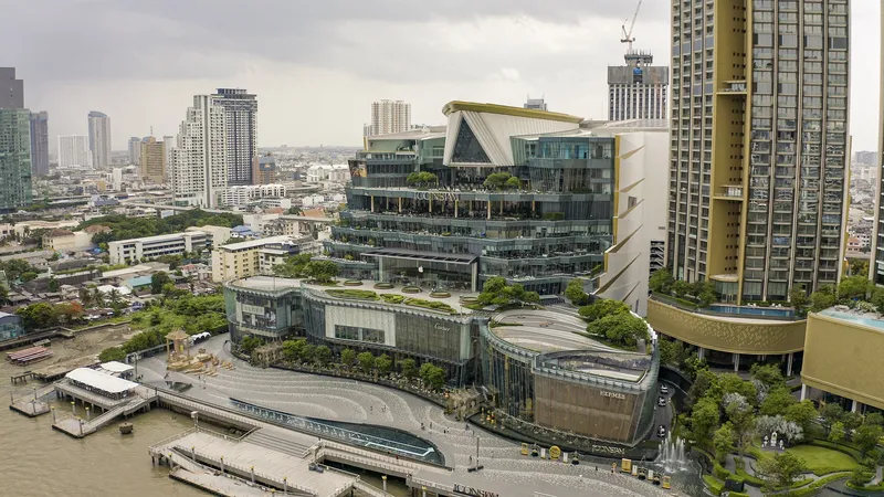 Khu phức hợp bất động sản hàng hiệu kết hợp TTTM IconSiam có nhiều nét tương đồng với Grand Marina, Saigon 