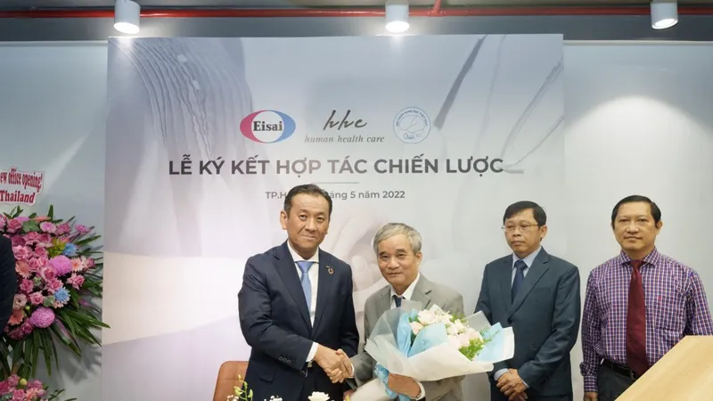Đại diện Hội Thần Kinh Học Việt Nam ký hợp tác chiến lược cùng Eisai Việt Nam