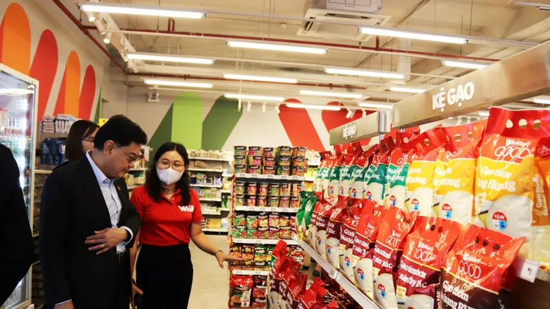 Phó Thủ tướng Singapore Heng Swee Keat thăm cửa hàng WIN tại chung cư New City, phường Bình Khánh, TP. Thủ Đức, TPHCM