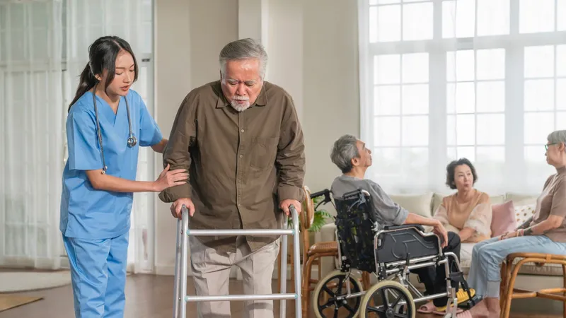 Việt Nam tiến tới già hóa dân số, cơ hội hay thách thức?