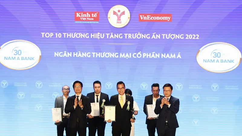 Nam Á Bank vinh dự nhận giải thưởng “Top 10 thương hiệu tăng trưởng ấn tượng 2022”