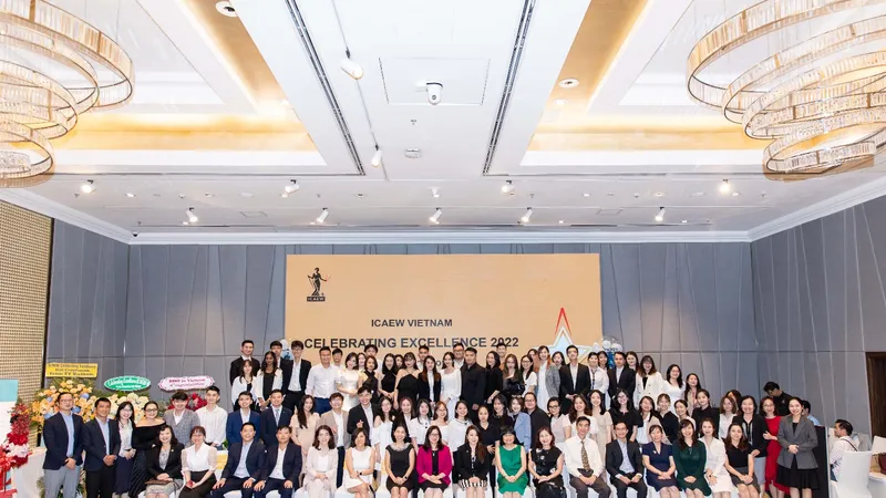 ICAEW trao bằng, chứng chỉ cho gần 200 hội viên và học viên tại Việt Nam