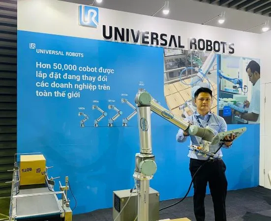 Universal Robots giới thiệu Robot cộng tác cho tự động hóa sáng tạo tại sự kiện Propak Việt Nam 2022