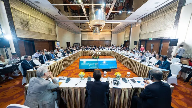 Hội thảo Đối thoại quốc gia “Chuyển dịch năng lượng bền vững - Quản trị, tài chính và công nghệ” diễn ra trong hai ngày 22 và 23-11-2022