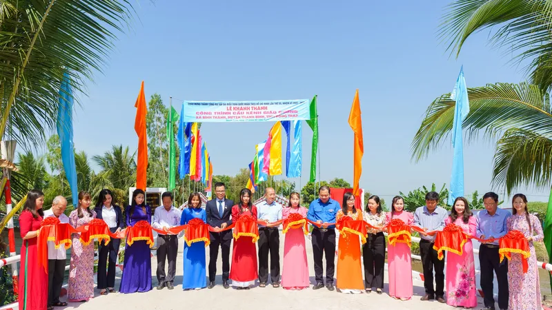 Cầu Kênh Giáo Đường tại xã Bình Thành (tỉnh Đồng Tháp) chính thức được khánh thành vào ngày 17-2
