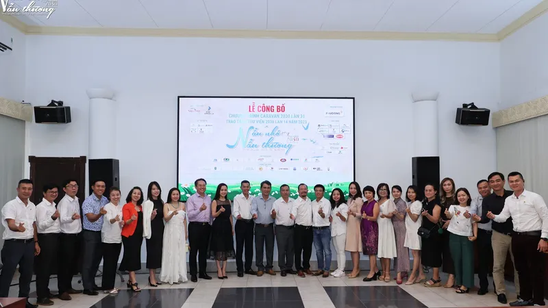 Quang cảnh lễ công bố