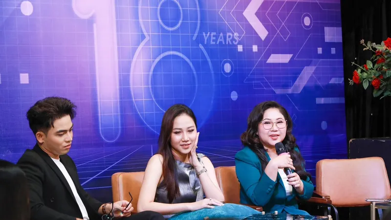 Khởi động chương trình Micro Vàng 2023