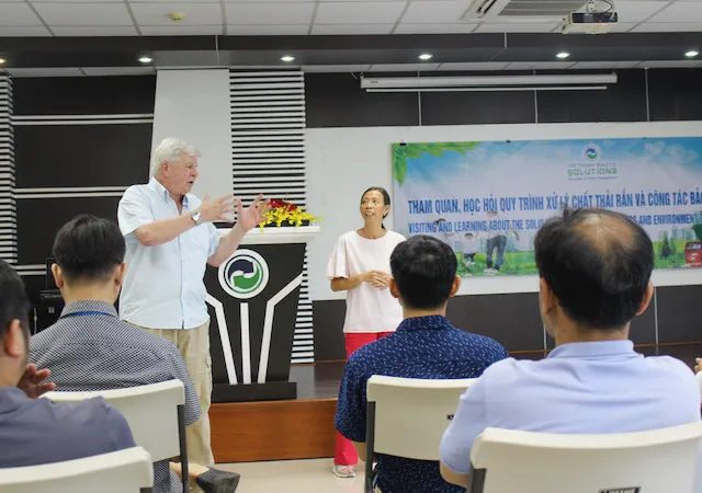 Ông Kevin More, Giám đốc điều hành chia sẻ về quy trình vận hành xử lý chất thải tại VWS