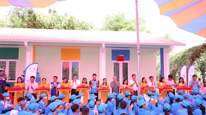 Lễ cắt băng khánh thành thư viện 2030