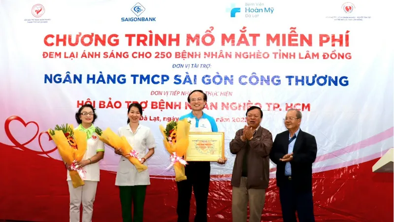 SAIGONBANK tài trợ mổ mắt miễn phí cho bệnh nhân nghèo tại tỉnh Lâm Đồng