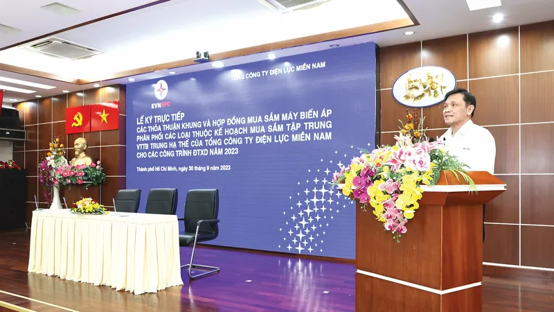 Tổng Giám đốc EVNSPC Nguyễn Phước Đức phát biểu tại lễ ký kết các thỏa thuận khung và hợp đồng mua sắm MBA phân phối cho các công trình ĐTXD năm 2023 của EVNSPC