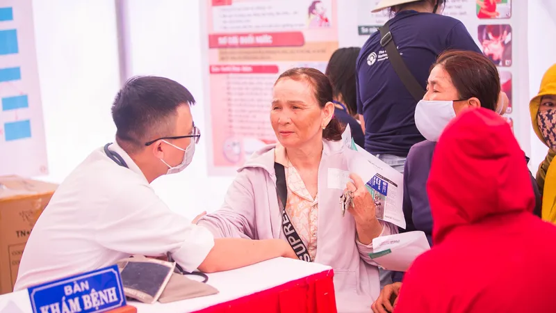 Coca-Cola Việt Nam phối hợp tổ chức ngày hội sức khỏe cho lực lượng thu gom phế liệu
