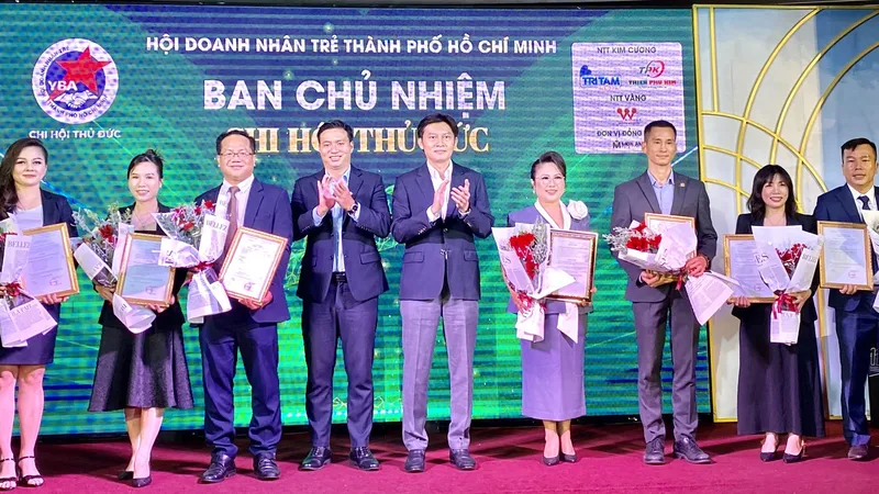 Ban Chủ nhiệm Chi hội Thủ Đức ra mắt tại chương trình