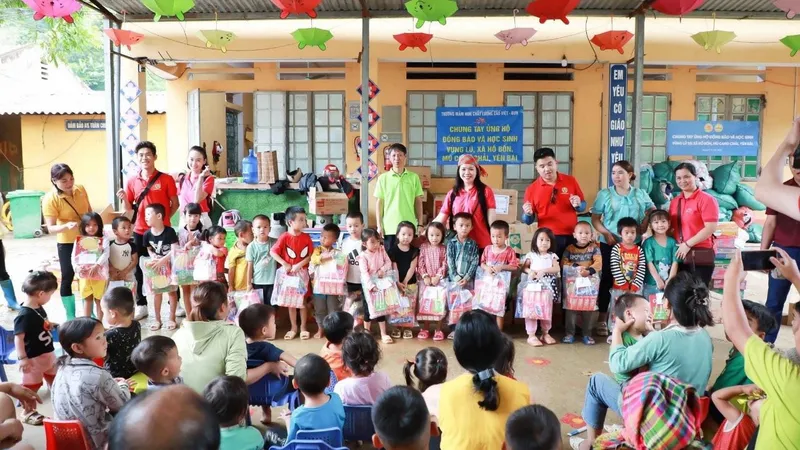 Mondelez Kinh Đô hỗ trợ hơn 27.000 thùng bánh kẹo đến cộng đồng thông qua Foodbank Việt Nam
