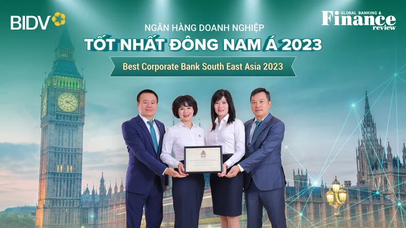 Đại diện BIDV nhận giải thưởng “Ngân hàng Doanh nghiệp tốt nhất Đông Nam Á năm 2023”