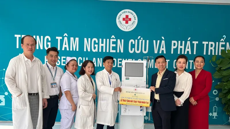 Công ty VWS trao tặng máy chạy thận nhân tạo cho Bệnh viện Nhân dân 115