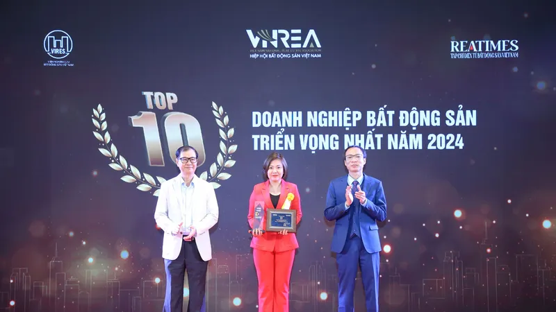 Trường Sơn Land được vinh danh Top 10 doanh nghiệp BĐS triển vọng nhất năm 2024