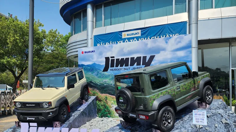 Ra mắt Suzuki Jimny – mẫu xe nhập khẩu nguyên chiếc từ Nhật Bản