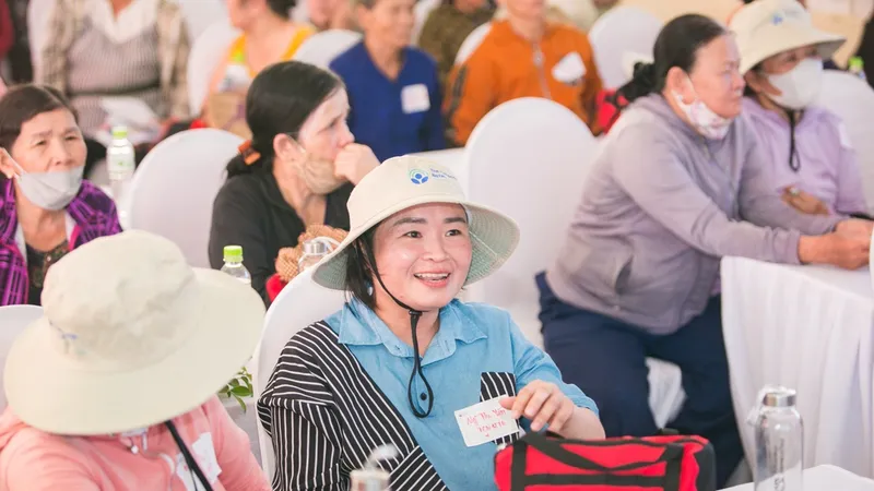 Coca-Cola Việt Nam hỗ trợ người thu gom rác thải phi chính thức tại Đà Nẵng