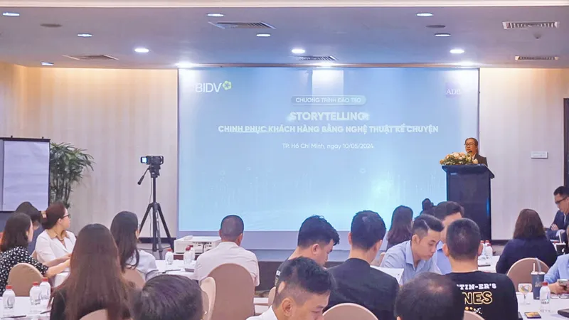 Đại diện Ban Khách hàng doanh nghiệp BIDV chia sẻ thông tin tại chương trình