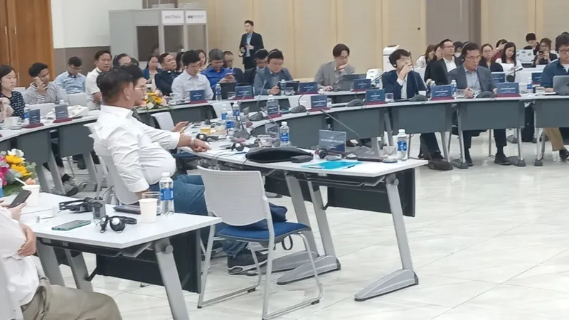 Đại diện sở, ban ngành tỉnh Bình Dương và các doanh nghiệp tham gia hội nghị