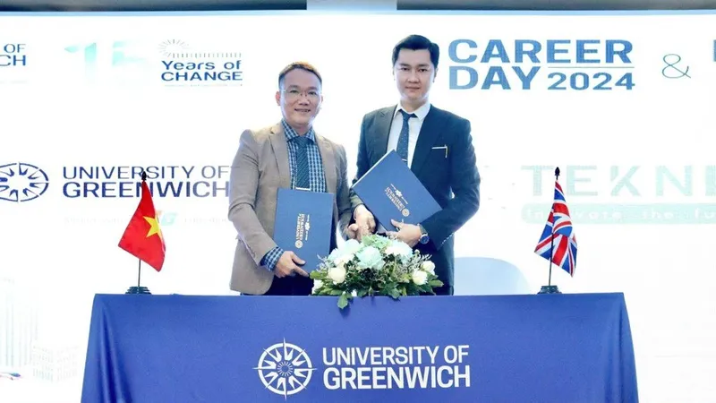 Lễ ký kết giữa TekNix và ĐH Greenwich Cần Thơ