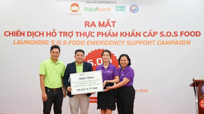 Mondelez Kinh Đô mang Trung thu đến với trẻ em và hỗ trợ thực phẩm cho đồng bào vùng bão lũ