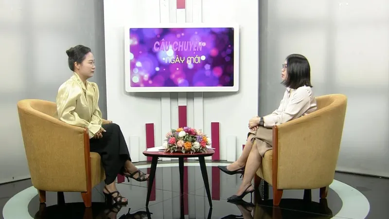 TS.BS Nguyễn Thị Hương Lan (bên trái) chia sẻ trong chương trình “Câu chuyện ngày mới”