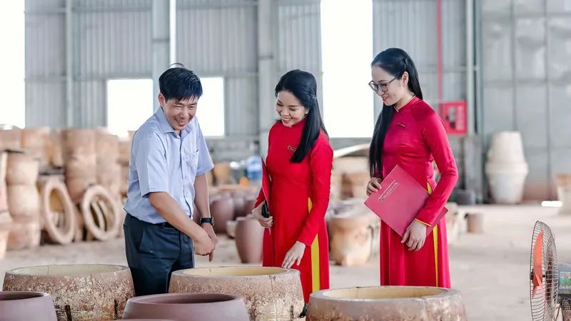 Trước thiệt hại của người dân, doanh nghiệp do bão số 3 gây ra, Agribank phối hợp chặt chẽ với chính quyền địa phương, trực tiếp xuống địa bàn nắm bắt tình hình, đồng hành cùng người dân, doanh nghiệp tái thiết sản xuất kinh doanh, ổn định cuộc sống