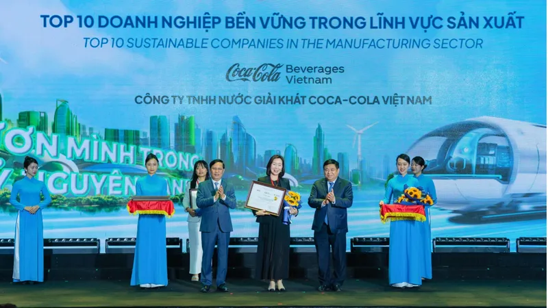 Coca-Cola Việt Nam nhận 3 giải thưởng hàng đầu trong cùng một tháng