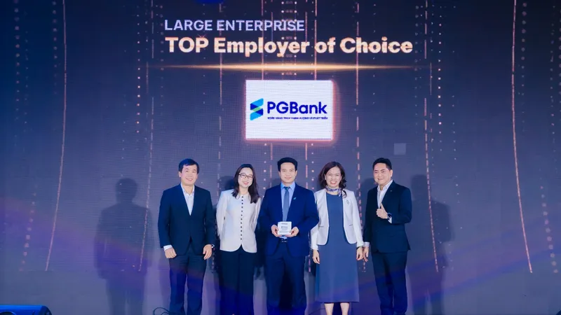CareerViet vinh danh PGBank là “Nhà tuyển dụng yêu thích”