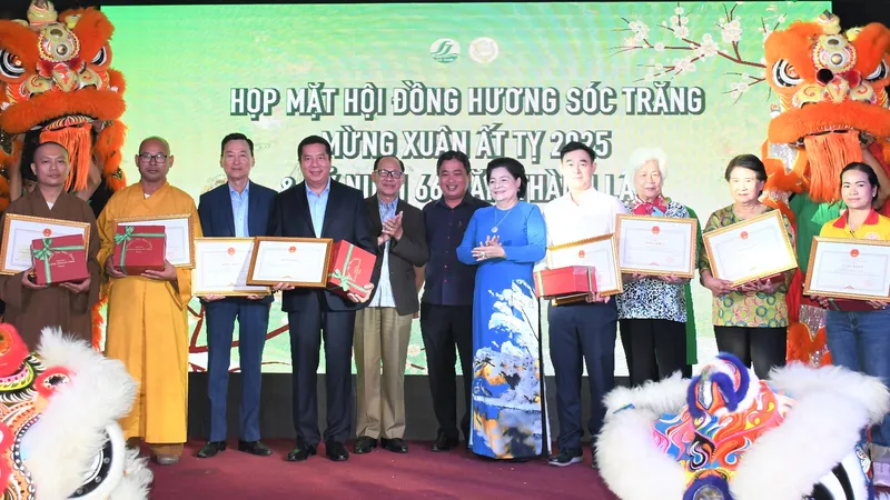 Các tổ chức, cá nhân vinh dự nhận Bằng khen của Chủ tịch UBND tỉnh Sóc Trăng