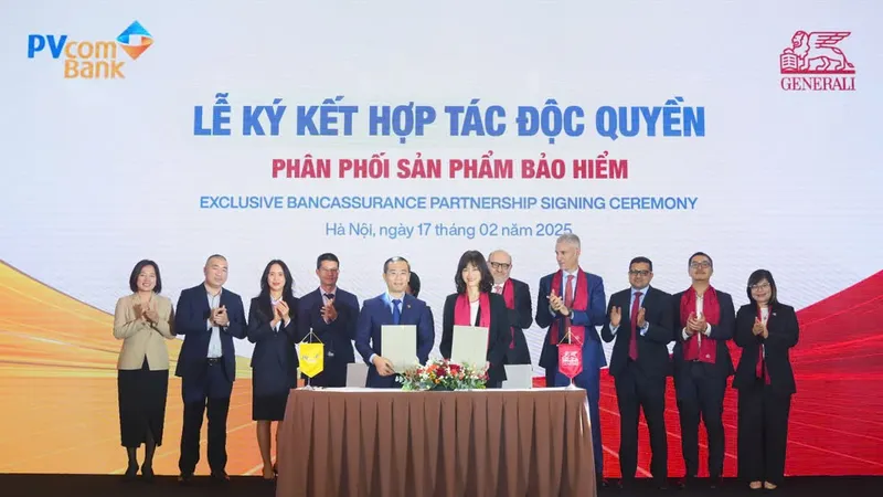 Đại diện Generali Việt Nam và PVcomBank ký kết hợp tác chiến lược phân phối bảo hiểm nhân thọ độc quyền 15 năm