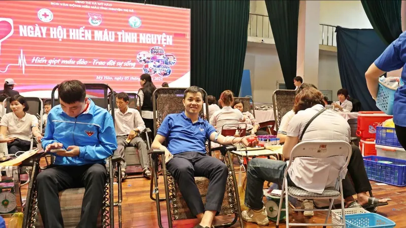 Đoàn viên Vietcombank Hưng Yên tích cực tham gia hiến máu