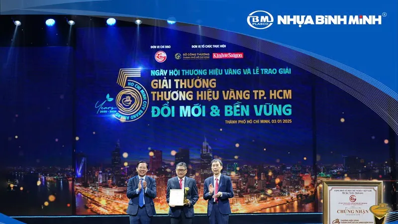 Công ty Cổ phần Nhựa Bình Minh được trao Giải thưởng Thương hiệu Vàng TPHCM