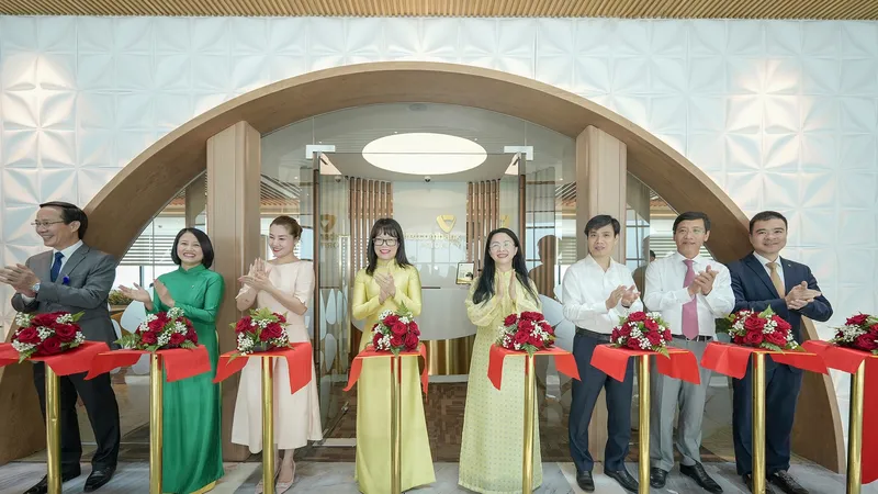 Khai trương phòng chờ Vietcombank Priority tại nhà ga T3 - Tân Sơn Nhất