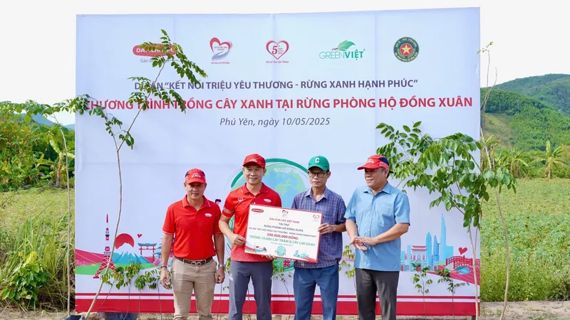 Dai-ichi Life Việt Nam trồng hơn 10.000 cây xanh tại rừng phòng hộ Đồng Xuân - Phú Yên