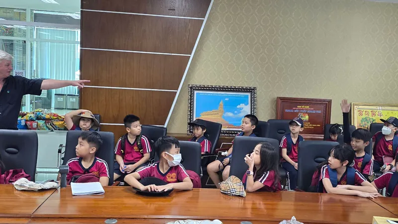 Ông Kevin Moore, Giám đốc Điều hành Công ty VWS đã giới thiệu về Khu Liên hợp xử lý chất thải Đa Phước