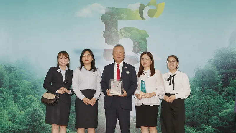 Acecook Việt Nam được vinh danh “Top 50 doanh nghiệp phát triển bền vững tiêu biểu 2025”
