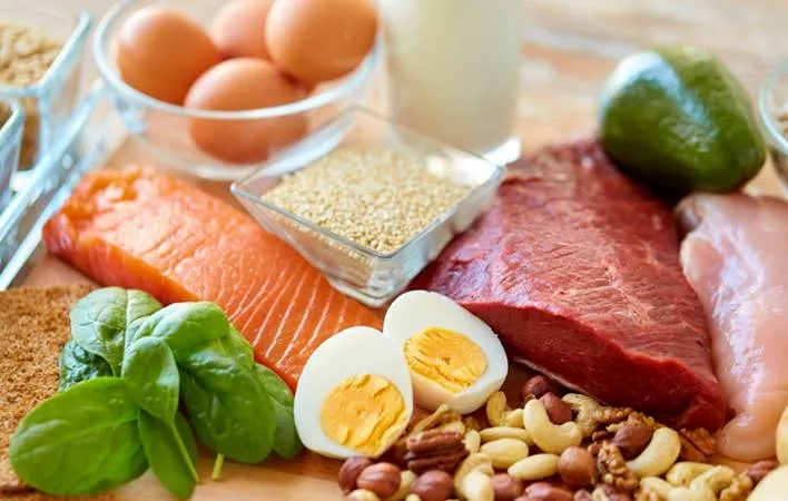 Glutamate trong bột ngọt hiện diện trong các thực phẩm quen thuộc
