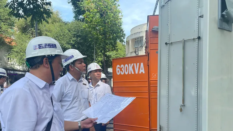 EVNHCMC đảm bảo cung cấp điện an toàn, ổn định, tin cậy và liên tục phục vụ Đại hội và các chương trình, sự kiện liên quan