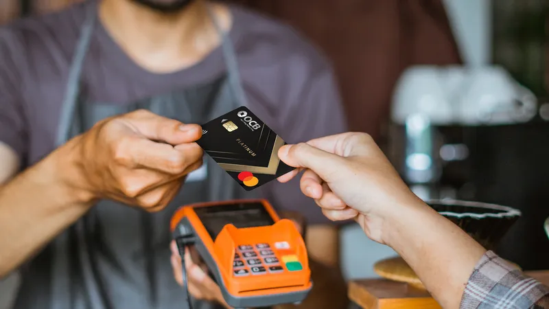 Thẻ OCB cùng nhiều ưu đãi giúp khách hàng chi tiêu tiết kiệm và dễ dàng dịp Trung thu